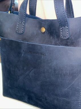 Women’s Portland Leather Goods Navy Blue Leather Tote w/brass Accents,brand new